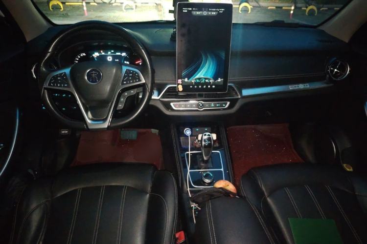 Used BYD Song New Energy 2019 Song EV500 Smart Connect Elite Model Center Console