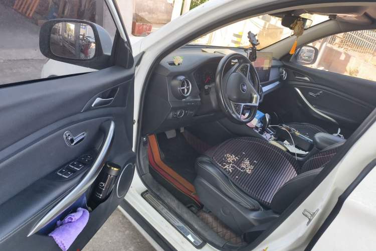 Used BYD Song New Energy 2019 Song DM 1.5TID Smart Connect Dynamic Model Driver Seat