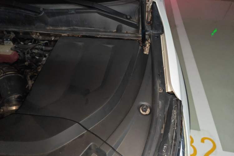 Used BYD Song New Energy 2019 Song DM 1.5TID Smart Connect Dynamic Model Engine Bay Left