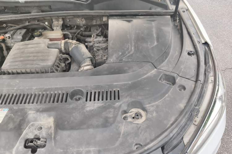 Used BYD Song New Energy 2019 Song DM 1.5TID Smart Connect Dynamic Model Engine Bay Left