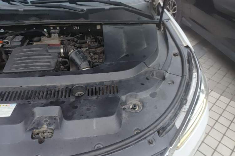 Used BYD Song New Energy 2019 Song DM 1.5TID Smart Connect Dynamic Model Engine Bay Left