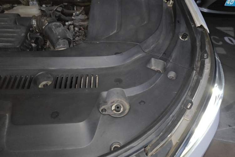 Used BYD Song New Energy 2019 Song DM 1.5TID Smart Connect Premium Model Engine Bay Left