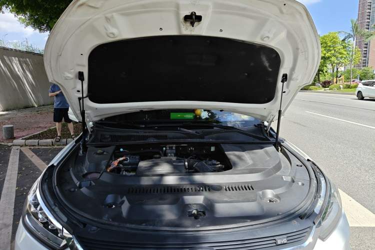 Used BYD Song New Energy 2019 Song DM 1.5TID Smart Connect Dynamic Model Engine Bay