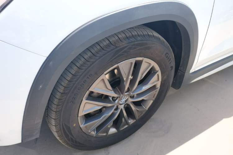 Used BYD Song New Energy 2019 Song DM 1.5TID Smart Connect Dynamic Model Exterior 4