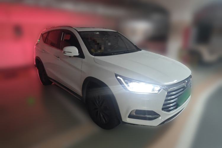 Used BYD Song New Energy 2019 Song DM 1.5TID Smart Connect Dynamic Model Front Right 45 Deg