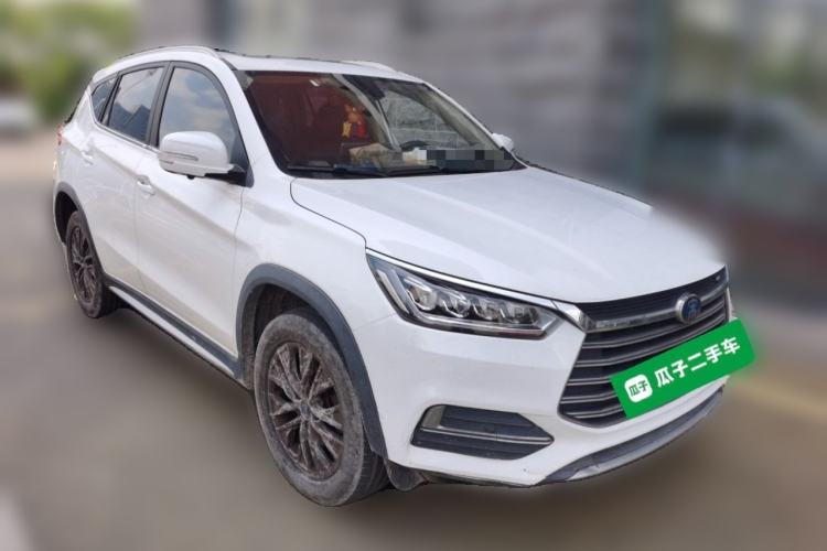 Used BYD Song New Energy 2019 Song DM 1.5TID Smart Connect Dynamic Model Front Right 45 Deg
