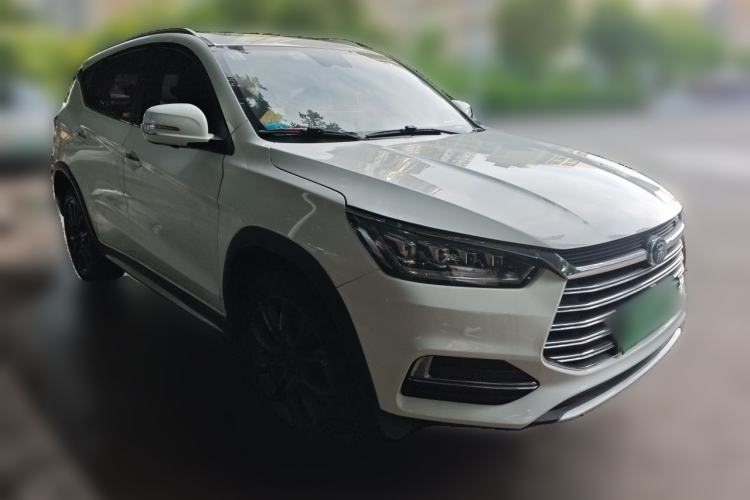 Used BYD Song New Energy 2019 Song DM 1.5TID Smart Connect Premium Model Front Right 45 Deg