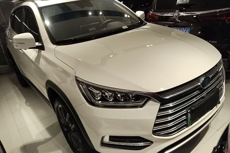Used BYD Song New Energy 2019 Song DM 1.5TID Smart Connect Premium Model Front Right 45 Deg