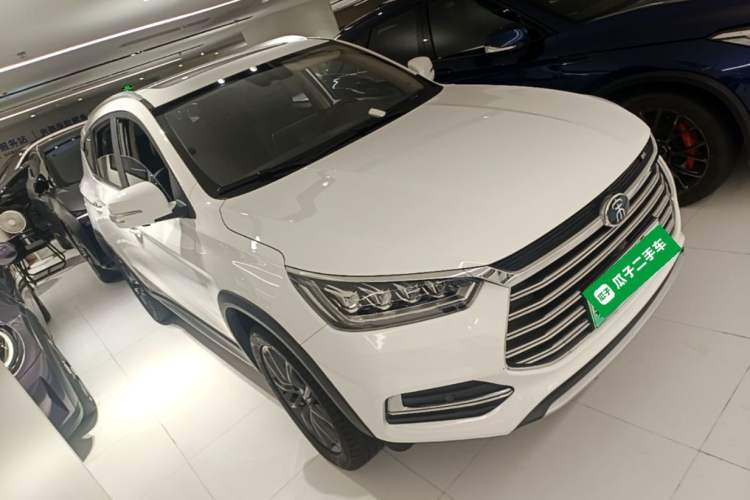 Used BYD Song New Energy 2019 Song DM 1.5TID Smart Connect Premium Model Front Right 45 Deg