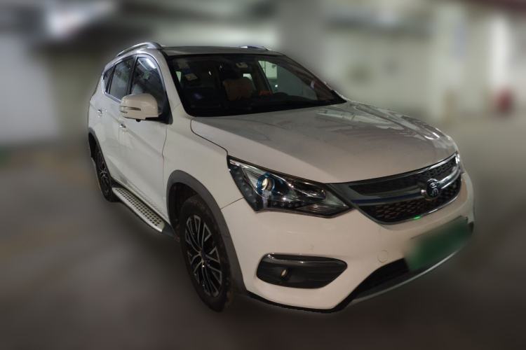 Used BYD Song New Energy 2019 Song DM 1.5TID Smart Connect Premium Model Front Right 45 Deg