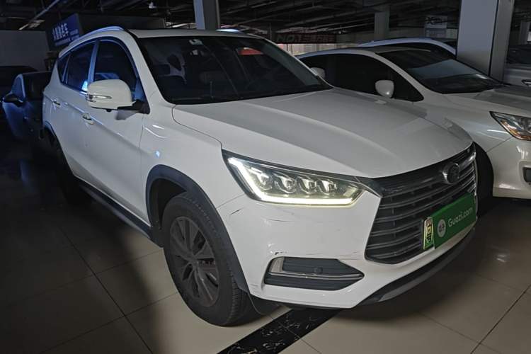 Used BYD Song New Energy 2019 Song DM 1.5TID Smart Connect Premium Model Front Right 45 Deg