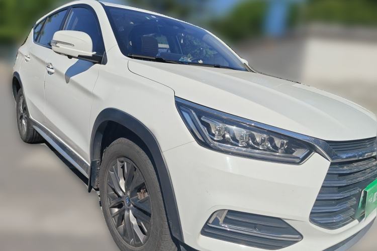 Used BYD Song New Energy 2019 Song DM 1.5TID Smart Connect Dynamic Model Front Right 45 Deg
