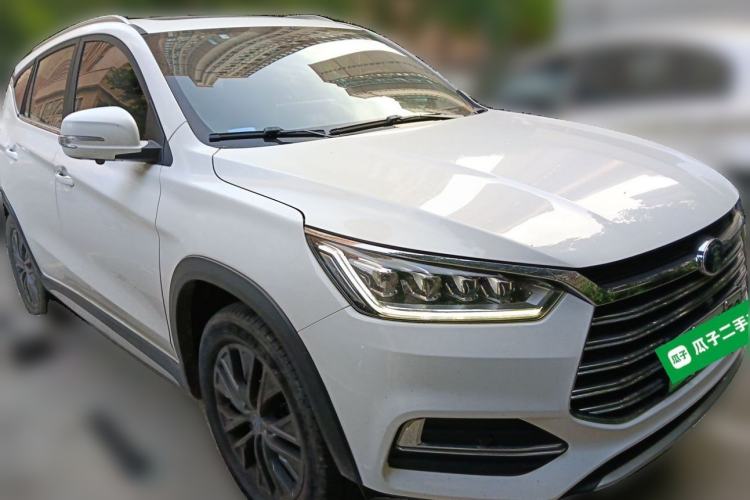 Used BYD Song New Energy 2019 Song DM 1.5TID Smart Connect Dynamic Model Front Right 45 Deg