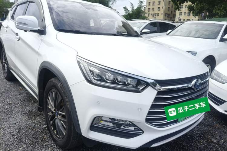 Used BYD Song New Energy 2019 Song DM 1.5TID Smart Connect Premium Model Front Right 45 Deg
