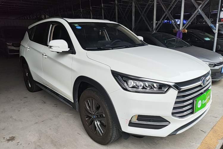 Used BYD Song New Energy 2019 Song DM 1.5TID Smart Connect Dynamic Model Front Right 45 Deg