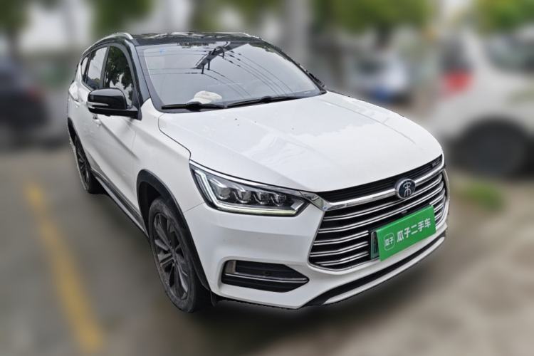 Used BYD Song New Energy 2019 Song DM 1.5TID Smart Connect Sharp Edition Front Right 45 Deg