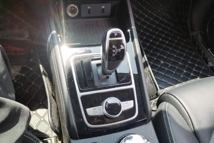 Used BYD Song New Energy 2019 Song DM 1.5TID Smart Connect Sharp Edition Gear Lever
