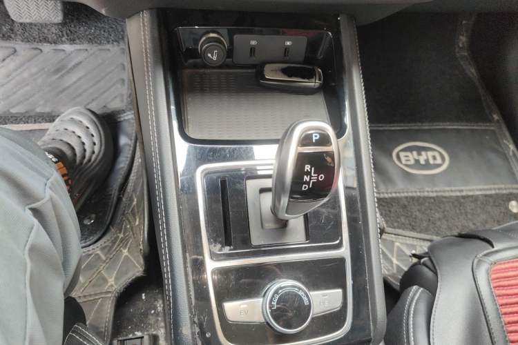 Used BYD Song New Energy 2019 Song DM 1.5TID Smart Connect Premium Model Gear Lever