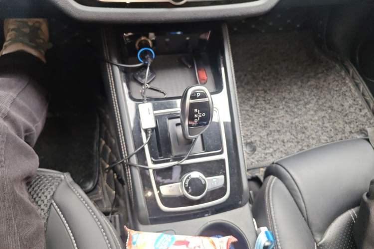 Used BYD Song New Energy 2019 Song DM 1.5TID Smart Connect Sharp Edition Gear Lever