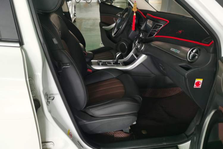 Used BYD Song New Energy 2019 Song DM 1.5TID Smart Connect Dynamic Model Interior 1