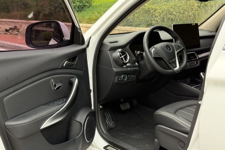 Used BYD Song New Energy 2019 Song DM 1.5TID Smart Connect Premium Model Interior 1