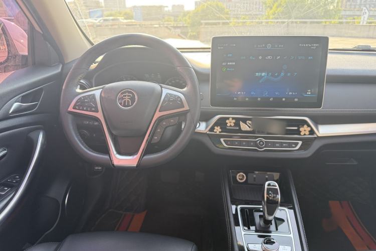 Used BYD Song New Energy 2019 Song DM 1.5TID Smart Connect Dynamic Model Interior 3