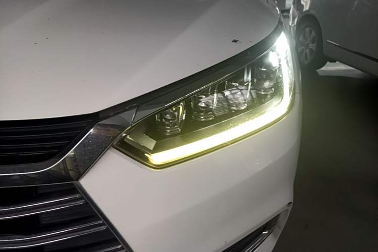 Used BYD Song New Energy 2019 Song DM 1.5TID Smart Connect Premium Model Left Front Headlight
