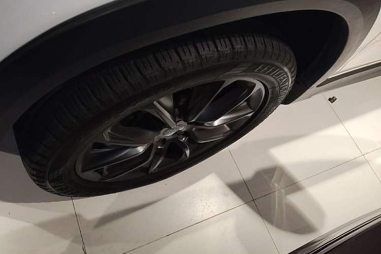 Used BYD Song New Energy 2019 Song DM 1.5TID Smart Connect Premium Model Left Front Wheel Hub
