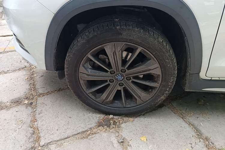 Used BYD Song New Energy 2019 Song EV500 Smart Connect Luxe Model Left Front Wheel Hub