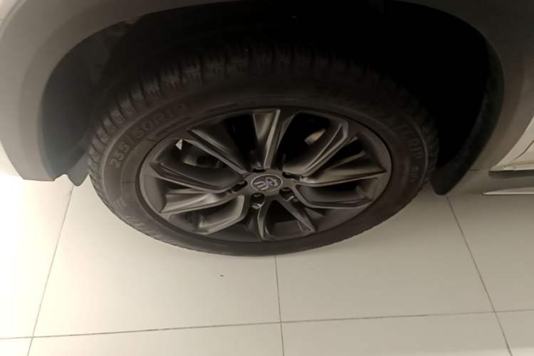 Used BYD Song New Energy 2019 Song DM 1.5TID Smart Connect Premium Model Left Front Wheel Hub