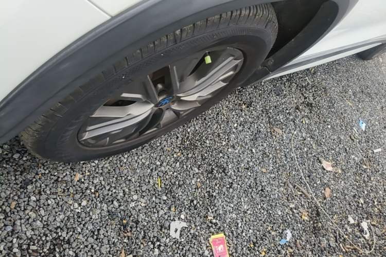 Used BYD Song New Energy 2019 Song DM 1.5TID Smart Connect Premium Model Left Front Wheel Hub