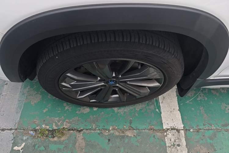 Used BYD Song New Energy 2019 Song DM 1.5TID Smart Connect Sharp Edition Left Front Wheel Hub