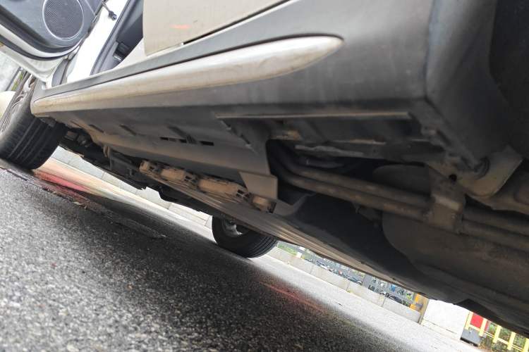 Used BYD Song New Energy 2019 Song DM 1.5TID Smart Connect Dynamic Model Left Side Sill