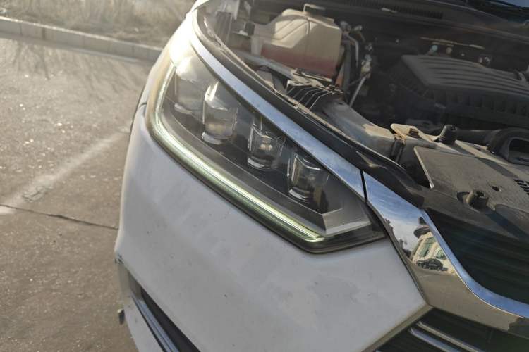 Used BYD Song New Energy 2019 Song DM 1.5TID Smart Connect Premium Model Right Front Headlight