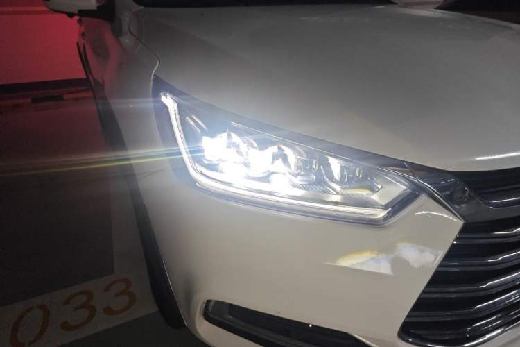 Used BYD Song New Energy 2019 Song DM 1.5TID Smart Connect Dynamic Model Right Front Headlight