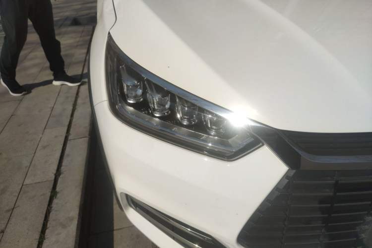 Used BYD Song New Energy 2019 Song EV500 Smart Connect Elite Model Right Front Headlight