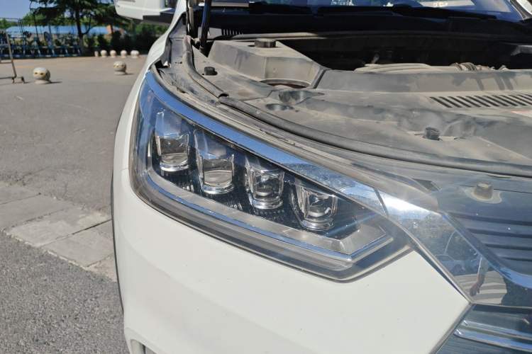 Used BYD Song New Energy 2019 Song DM 1.5TID Smart Connect Dynamic Model Right Front Headlight