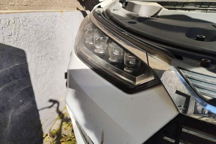 Used BYD Song New Energy 2019 Song EV500 Smart Connect Luxe Model Right Front Headlight