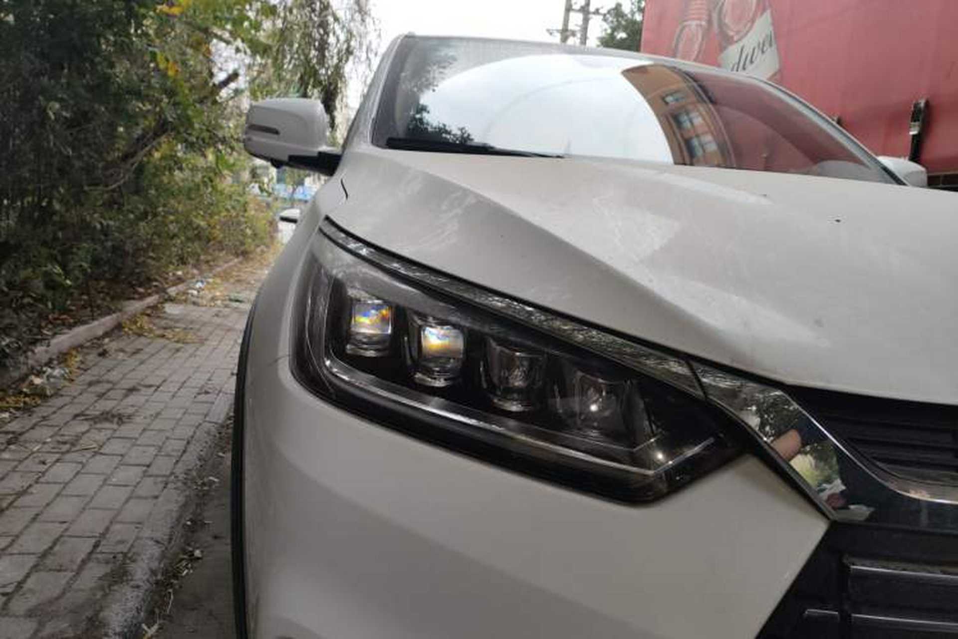 Used BYD Song New Energy 2019 Song EV500 Smart Connect Leading Model Right Front Headlight