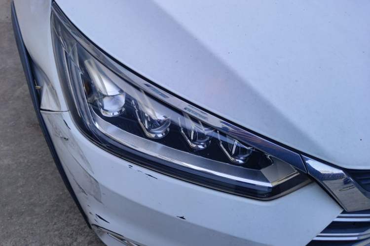 Used BYD Song New Energy 2019 Song DM 1.5TID Smart Connect Dynamic Model Right Front Headlight