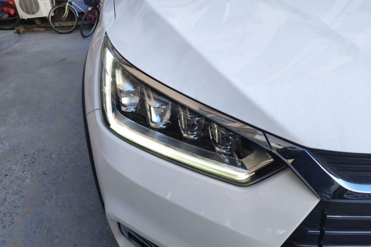 Used BYD Song New Energy 2019 Song EV500 Smart Connect Luxe Model Right Front Headlight