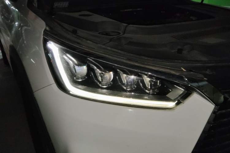 Used BYD Song New Energy 2019 Song EV500 Smart Connect Luxe Model Right Front Headlight