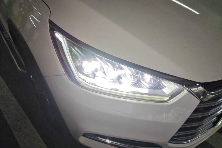 Used BYD Song New Energy 2019 Song DM 1.5TID Smart Connect Sharp Edition Right Front Headlight