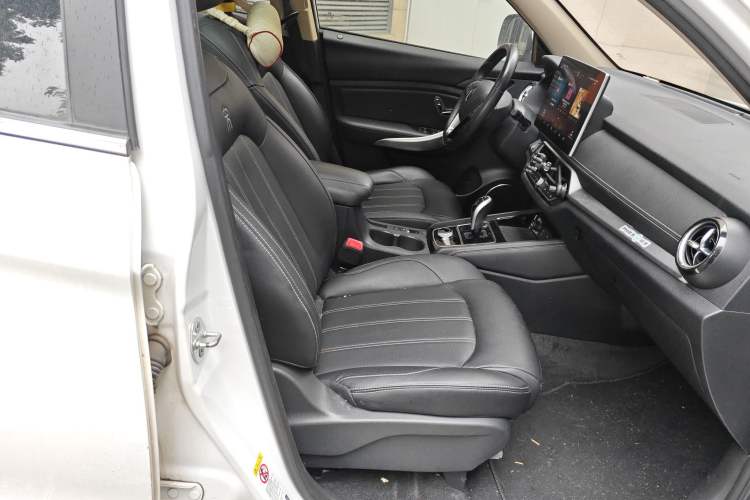 Used BYD Song New Energy 2019 Song DM 1.5TID Smart Connect Dynamic Model Right Front Seat