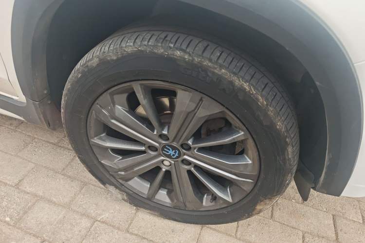 Used BYD Song New Energy 2019 Song EV500 Smart Connect Luxe Model Right Front Wheel Hub