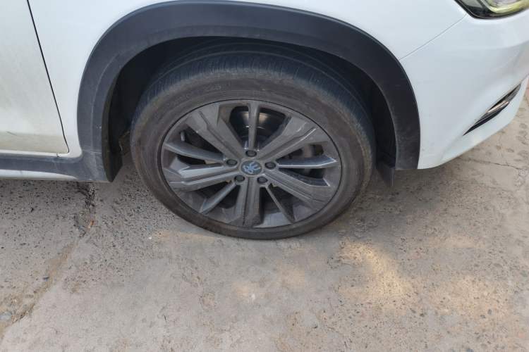 Used BYD Song New Energy 2019 Song DM 1.5TID Smart Connect Sharp Edition Right Front Wheel Hub