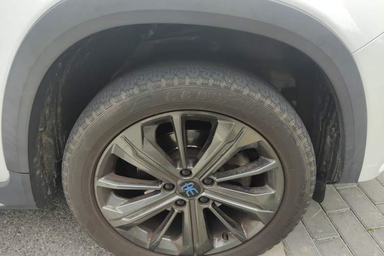 Used BYD Song New Energy 2019 Song EV500 Smart Connect Luxe Model Right Front Wheel Hub