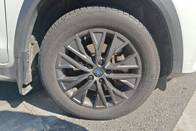 Used BYD Song New Energy 2019 Song DM 1.5TID Smart Connect Dynamic Model Right Front Wheel Hub