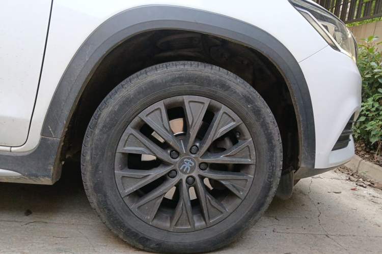 Used BYD Song New Energy 2019 Song DM 1.5TID Smart Connect Dynamic Model Right Front Wheel Hub
