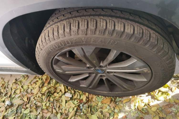 Used BYD Song New Energy 2019 Song EV500 Smart Connect Luxe Model Right Front Wheel Hub
